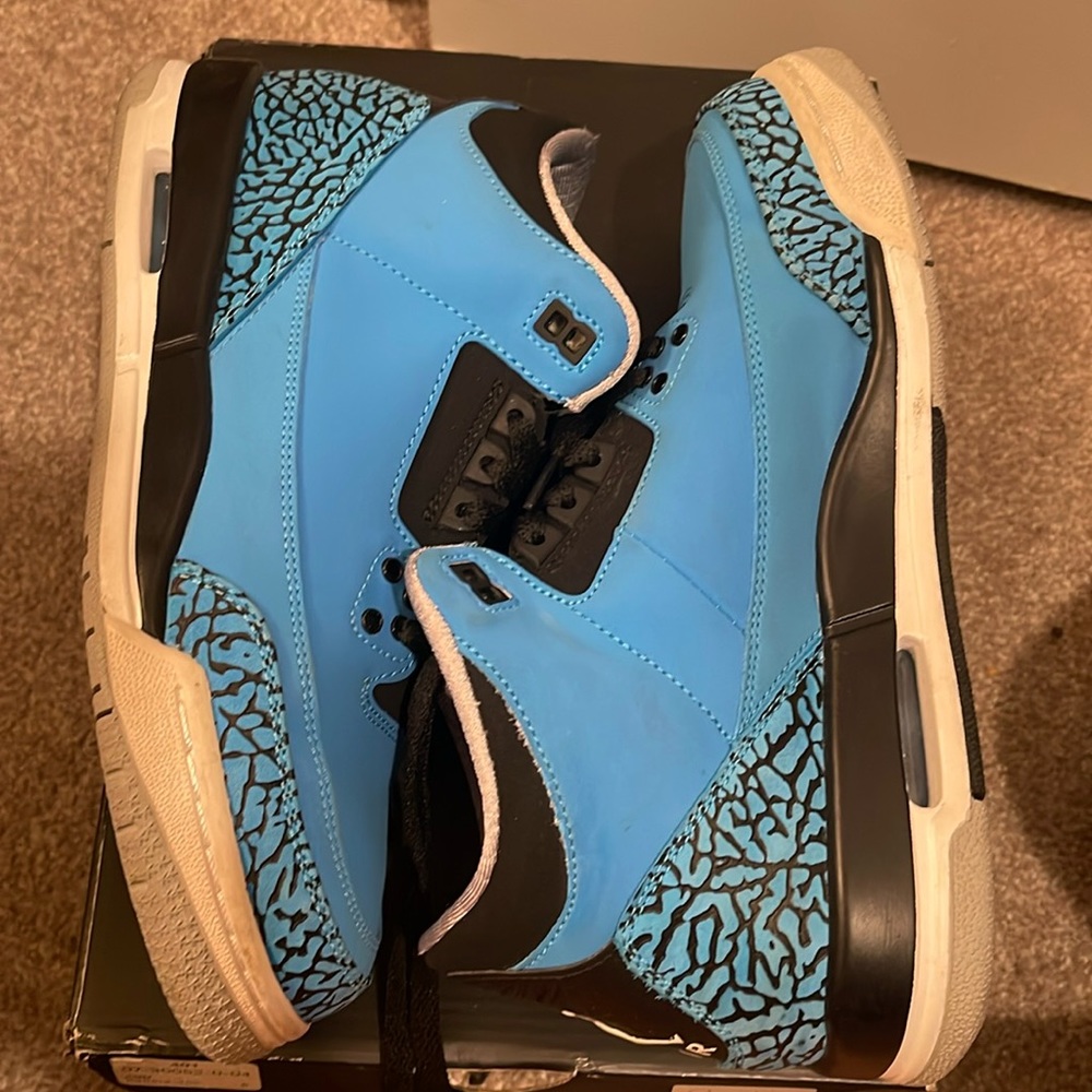Powdered Blue Jordan Retro 3s